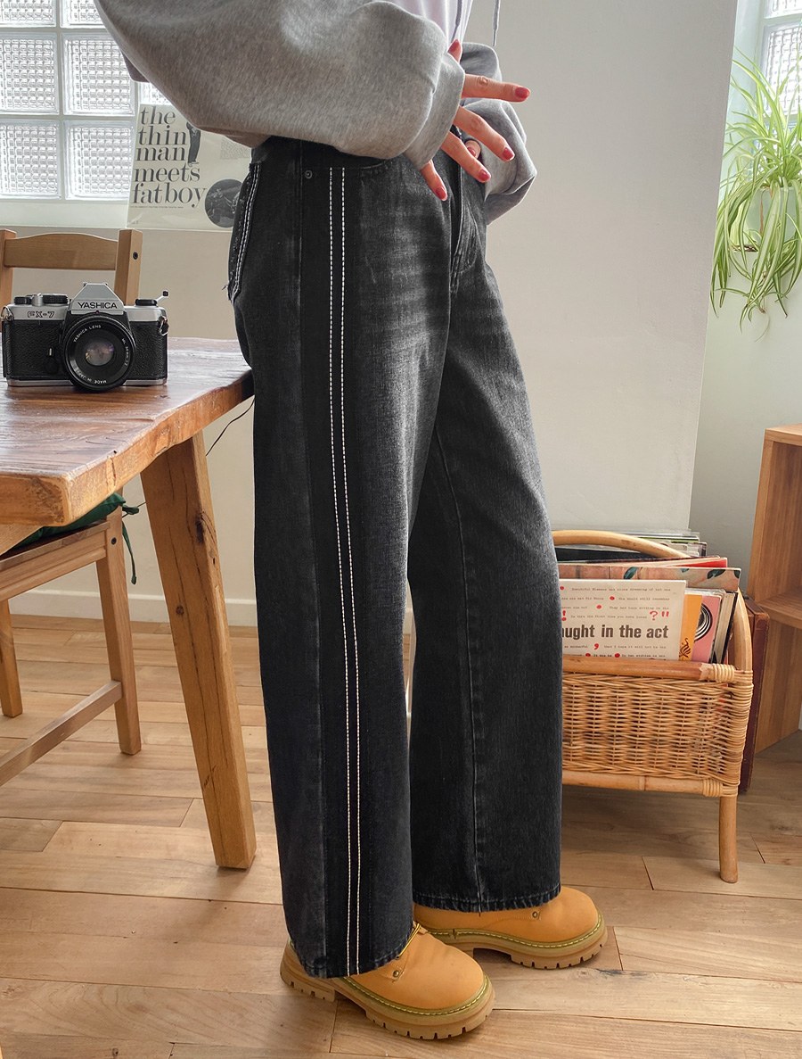 [EVELLET] Caffedi stitch wide denim pants