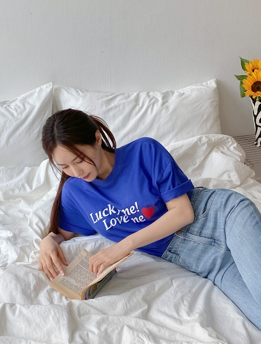 Burena Graphic Print Round T-shirt
