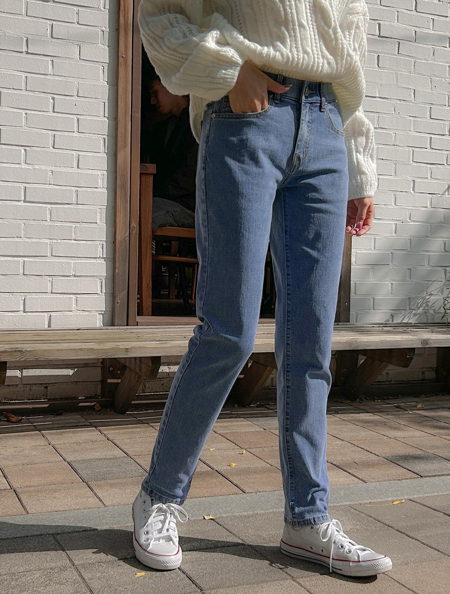 Menjag Straight Denim Pants