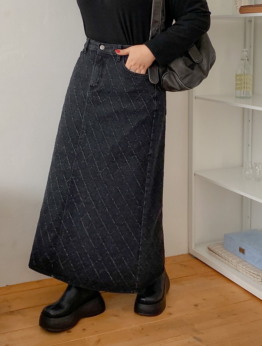 [EVELLET]Dimunel quilting Denim Long Skirt