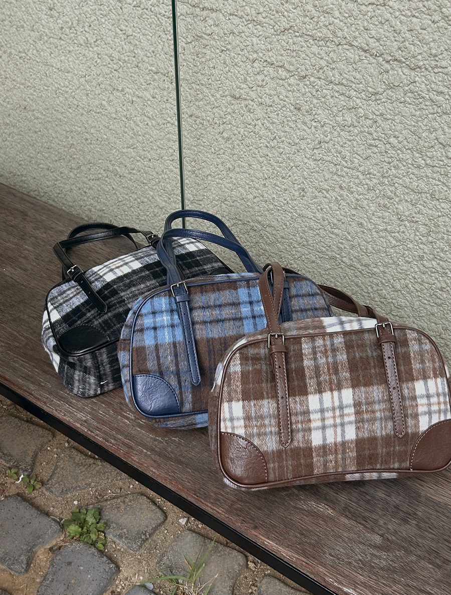 Delobin Plaid Check Buckle Shoulder Bag