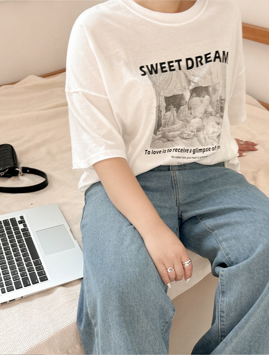 [EVELLET] Renoa Graphic Print Long T-shirt