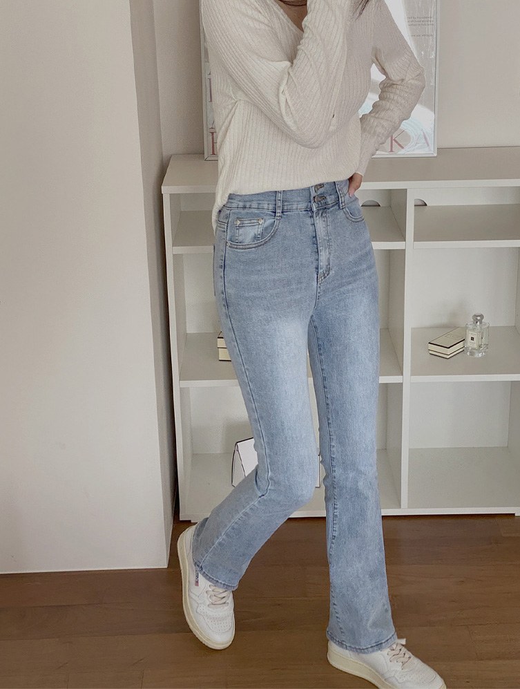 Aroen flared denim pants of different lengths