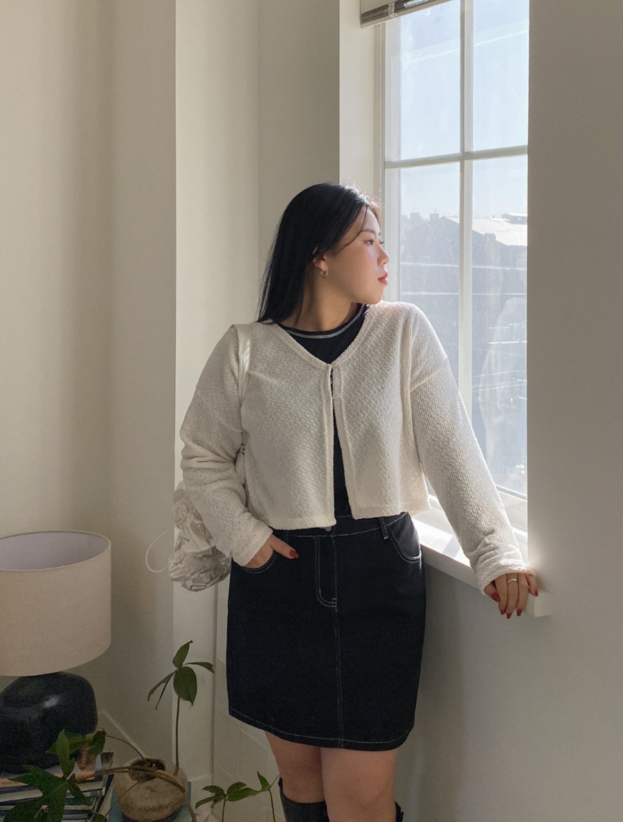Habne Two button Crop Cardigan
