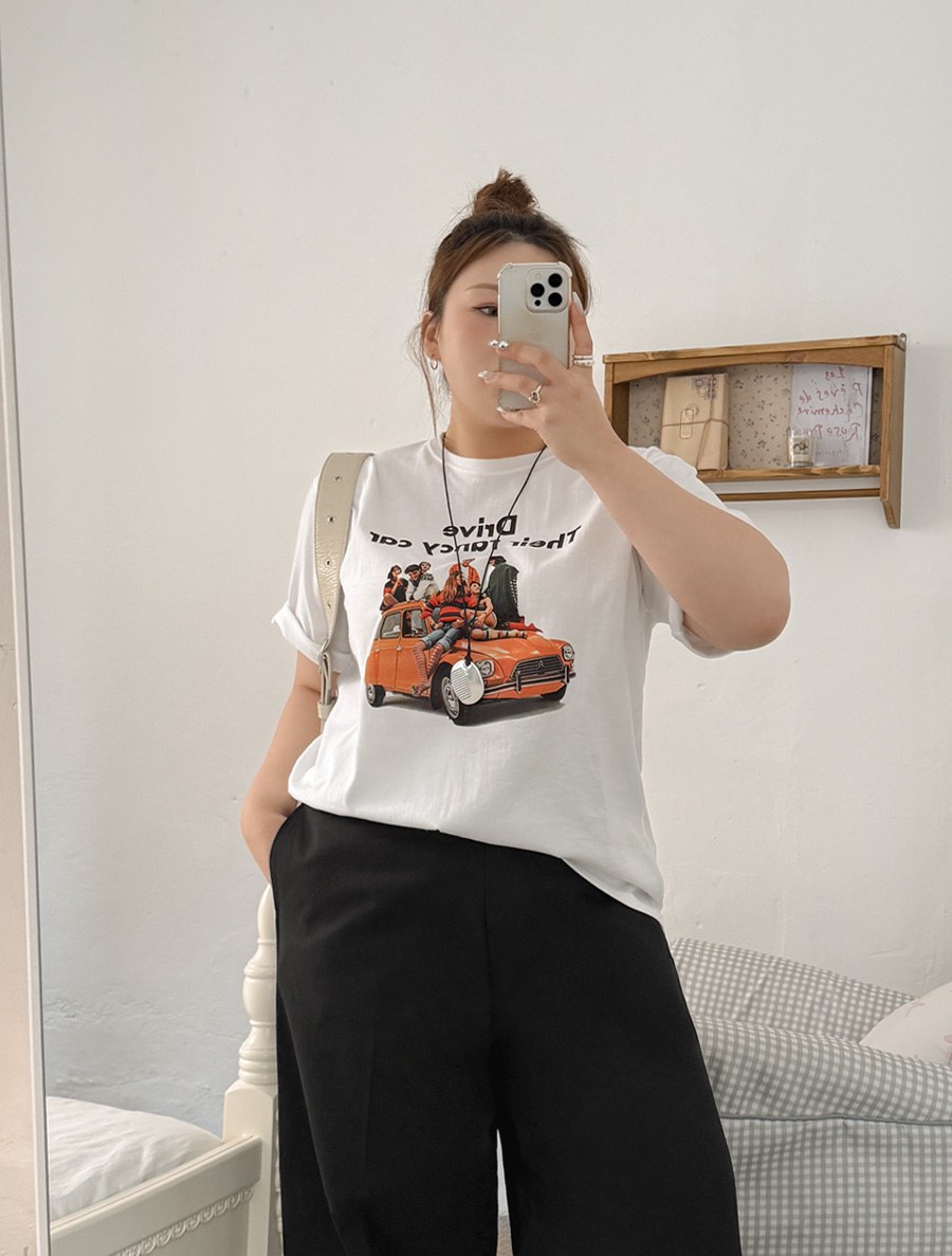 Deanet Graphic Print T-shirt