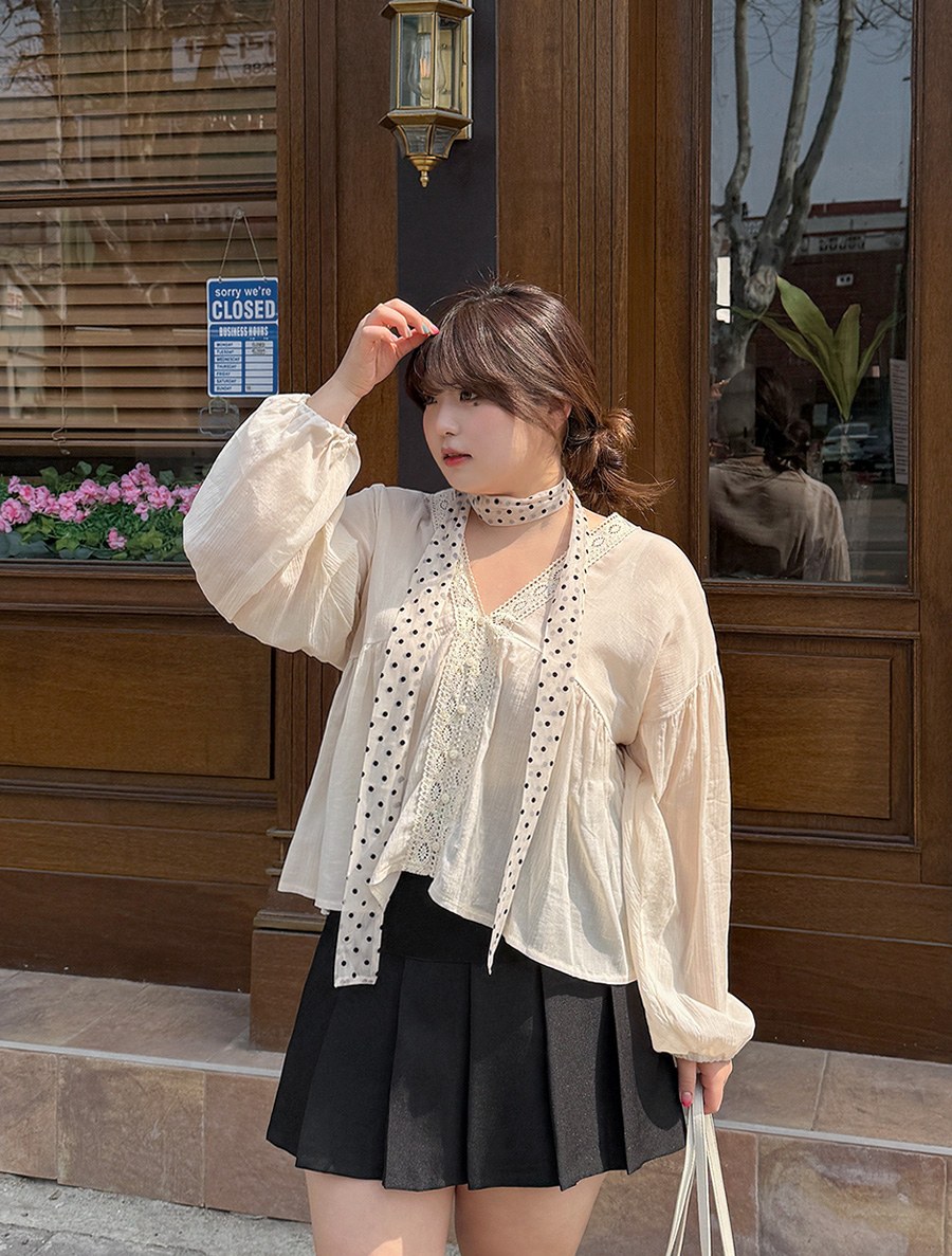 Denmudy Yoru Lace Blouse