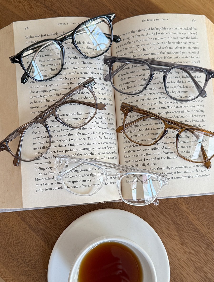 Beroun Fashion Horn Rimmed Glasses