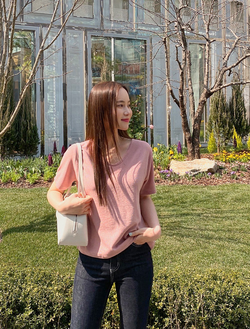 [EVELLET] Lazenby V-neck Ribbed T-shirt