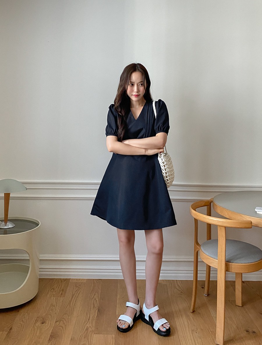 [EVELLET] Eltir V-neck Puff Dress