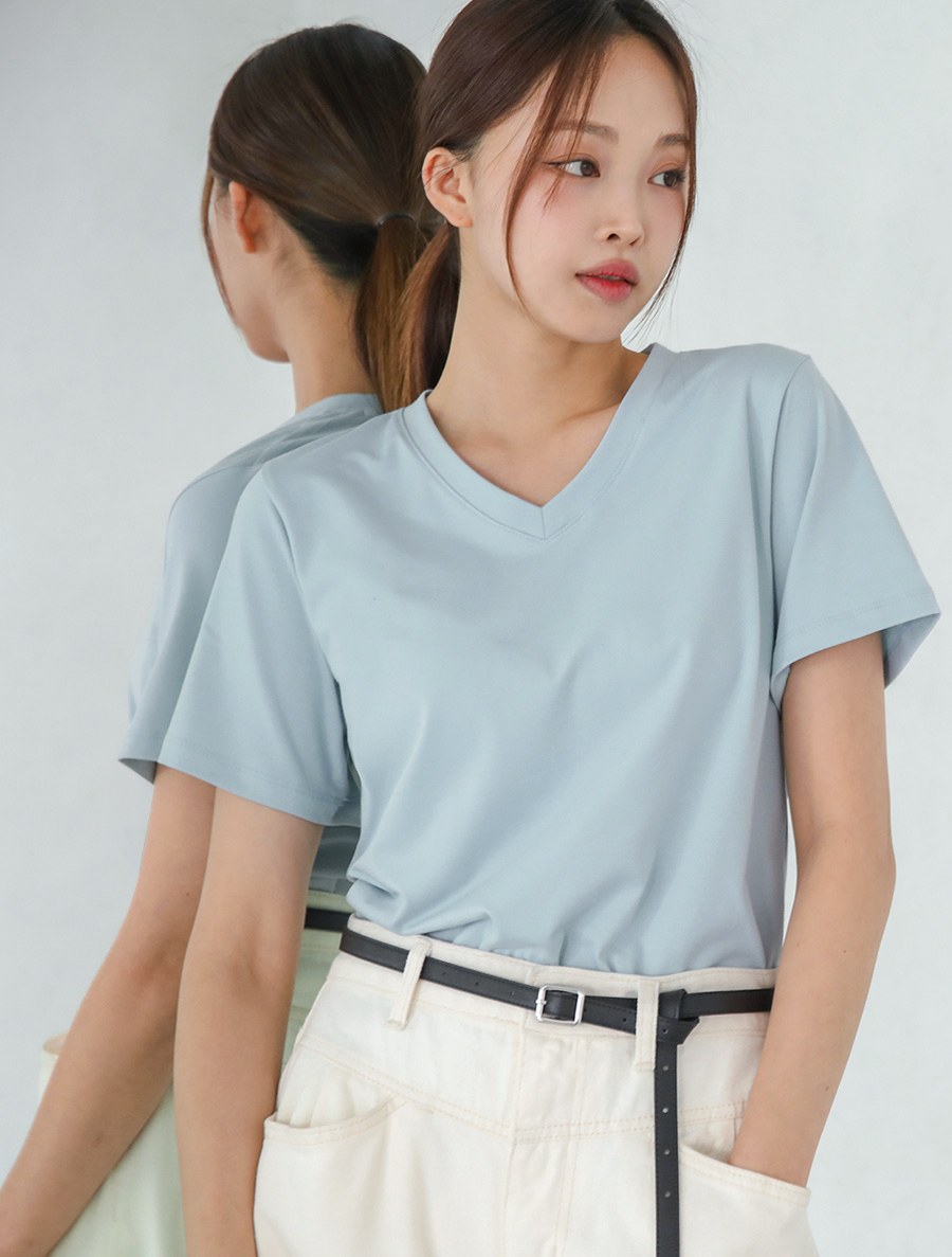 [EVELLET] Fayney Airy V-neck T-shirt