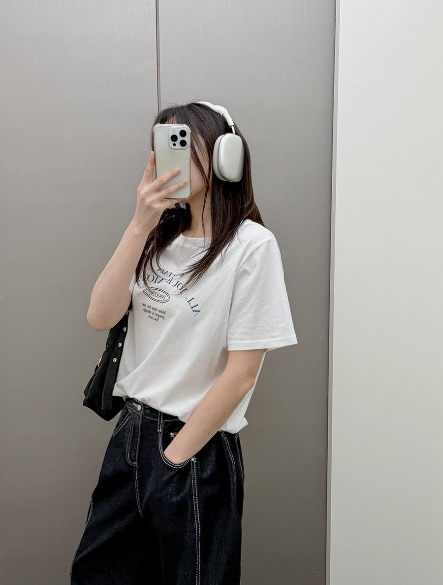[EVELLET] BTS Graphic Print T-shirt