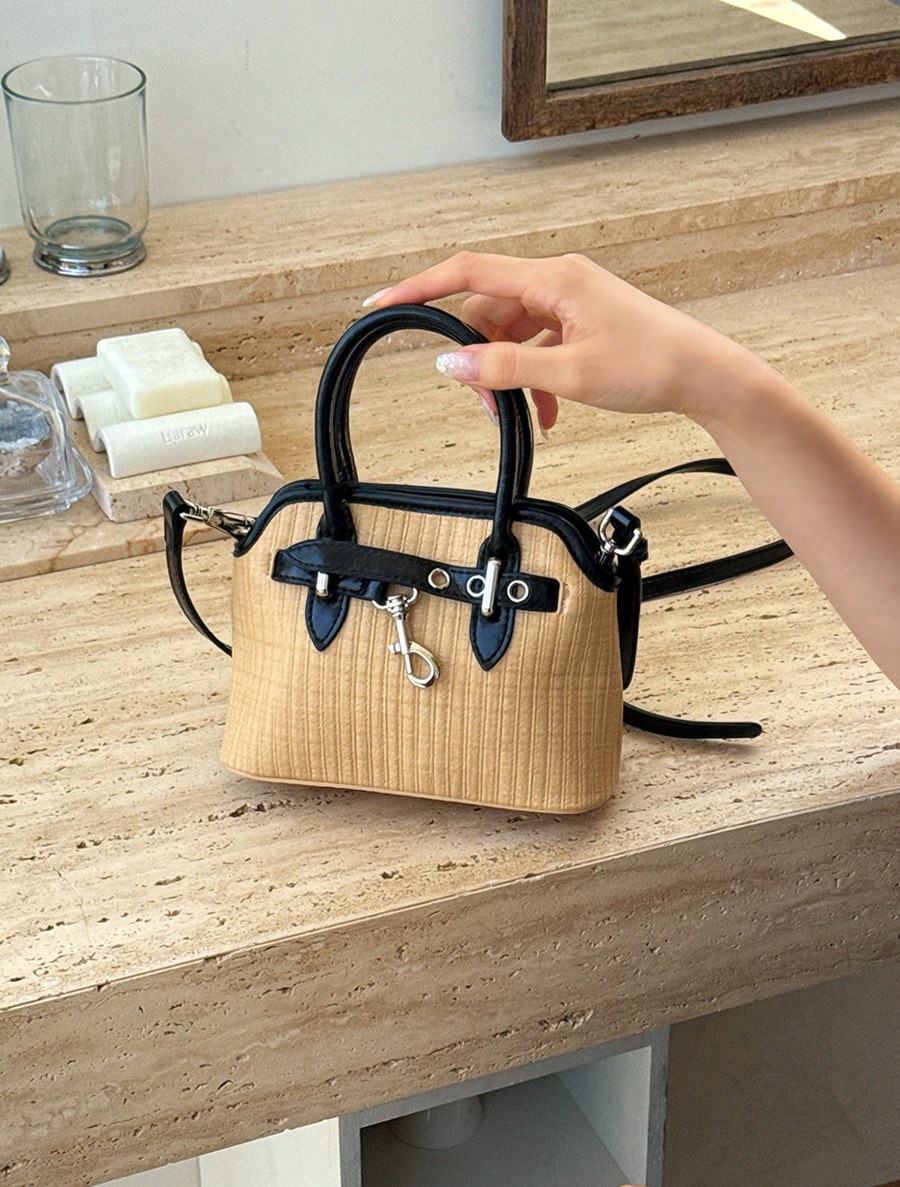 Mebuck Contrast Buckle Cross Bag