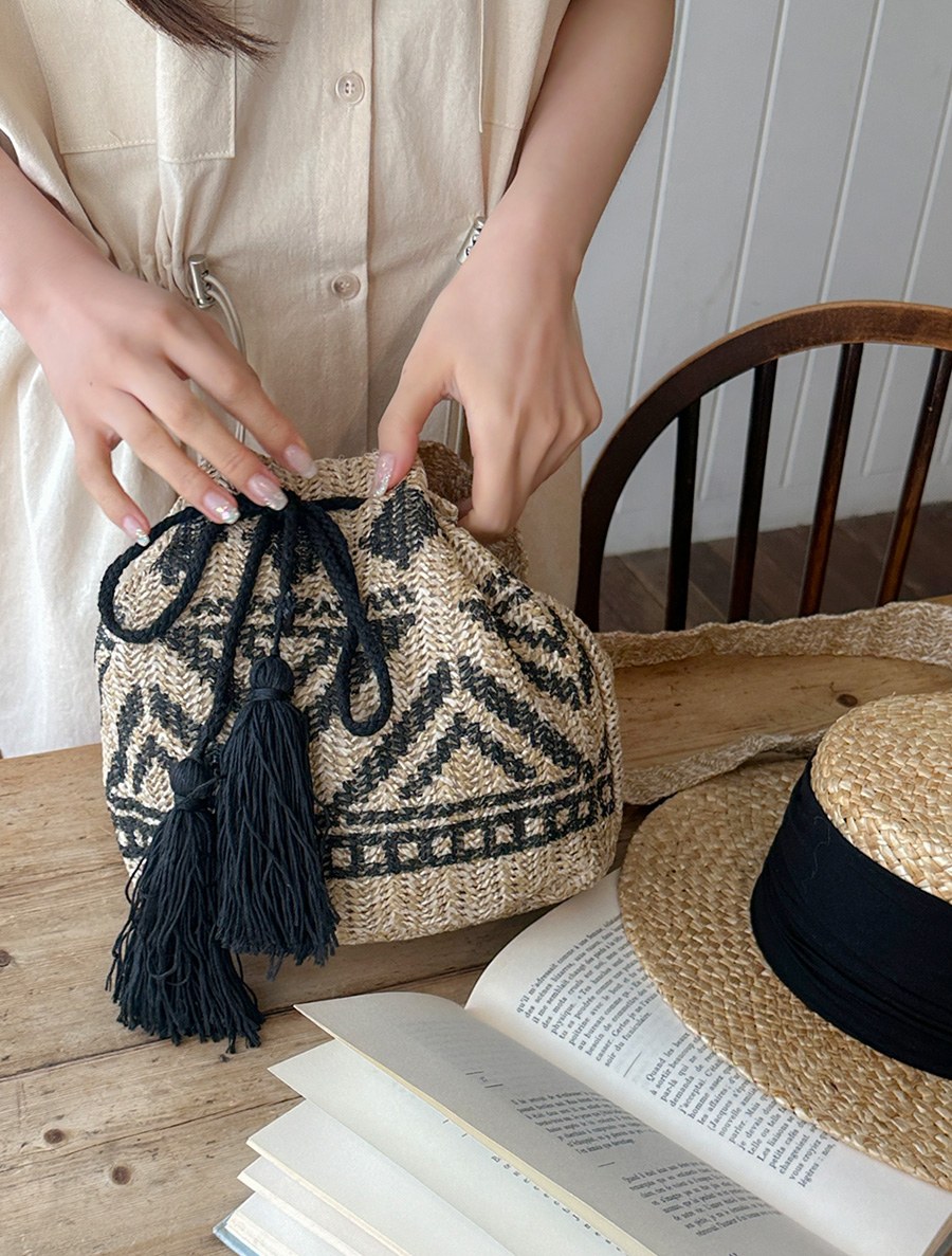 Tebuan Rattan Bokjori Cross Bag