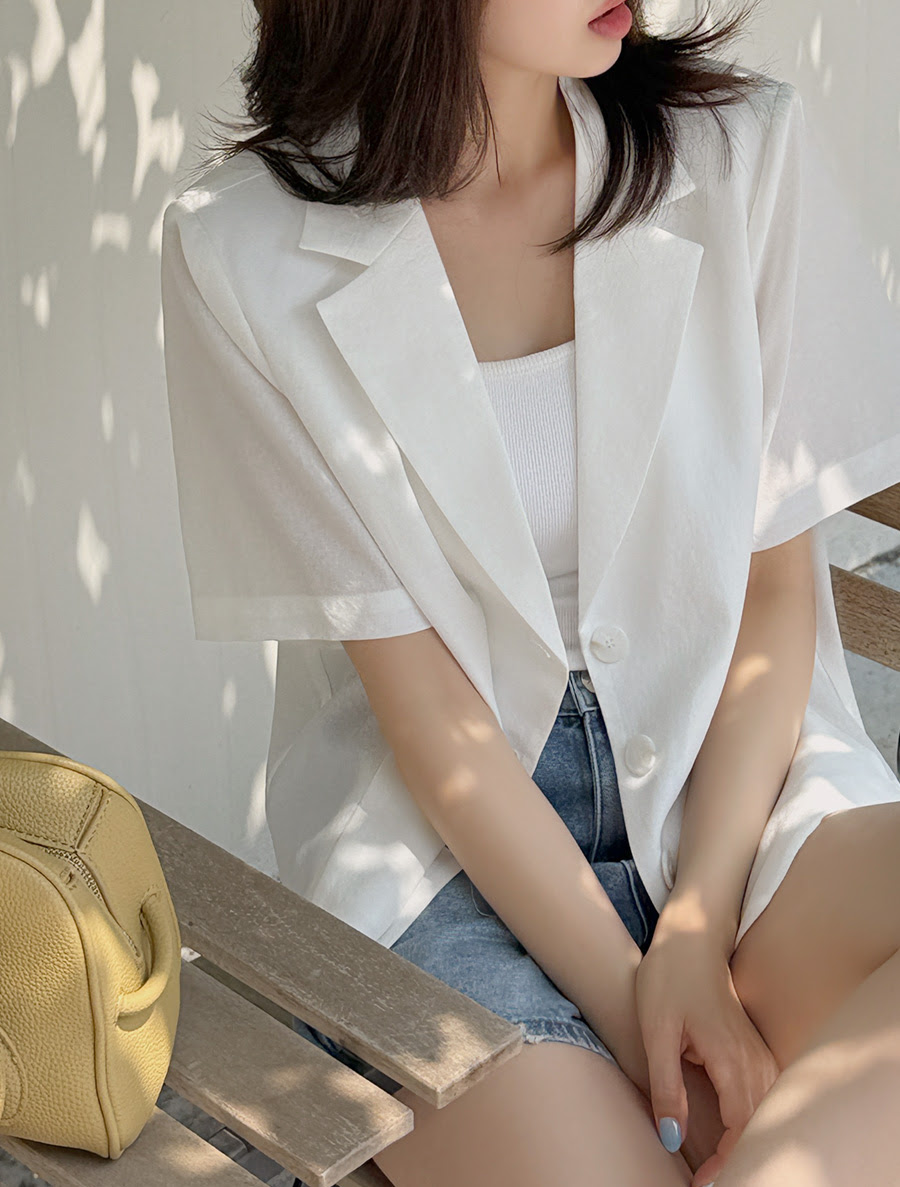 [EVELLET] Maya Collar Short-sleeve Semi-crop Jacket