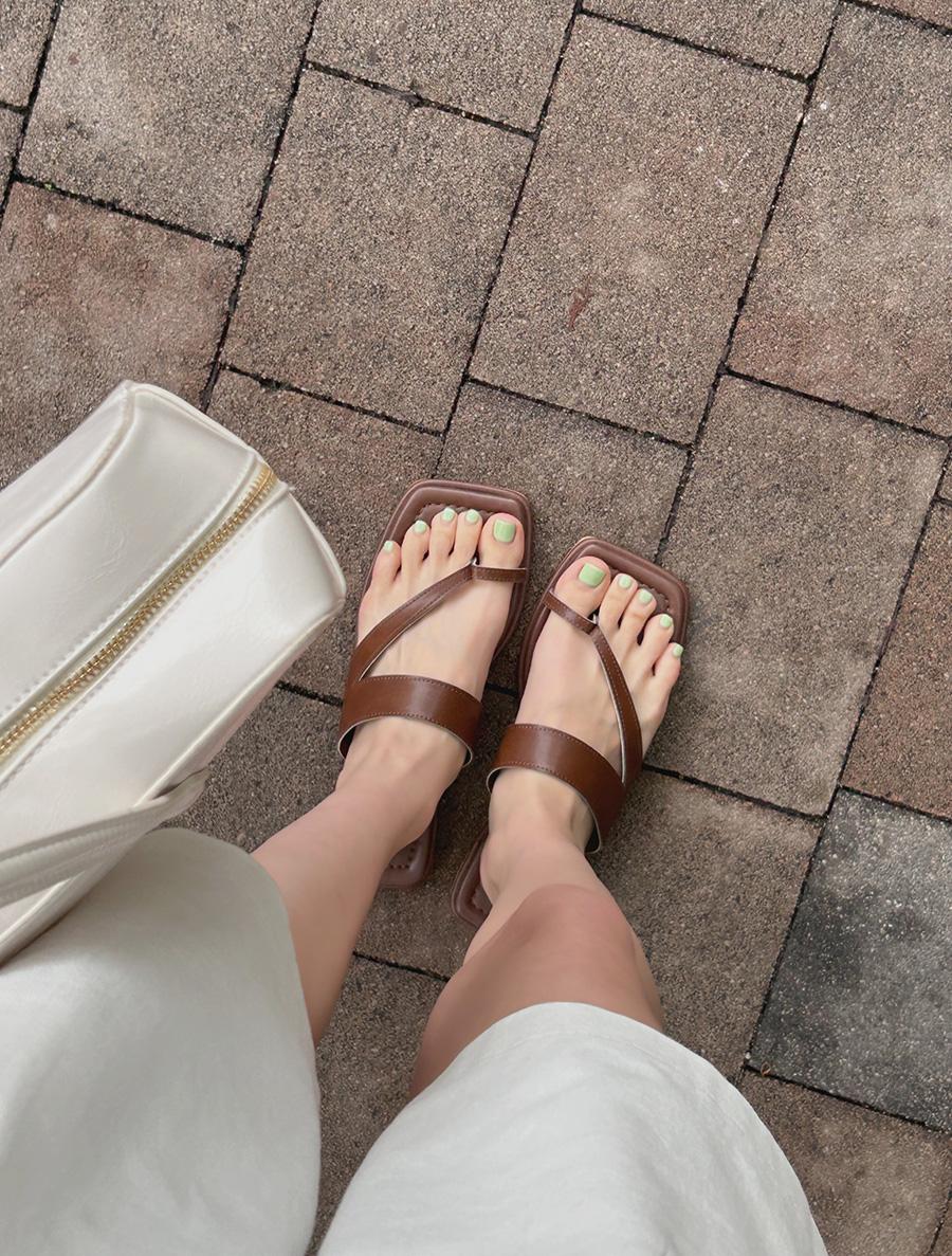 Lenvude Strap Slippers Sandals (0.9cm)