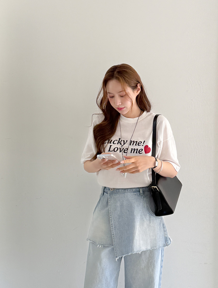 Burena Graphic Print Round T-shirt