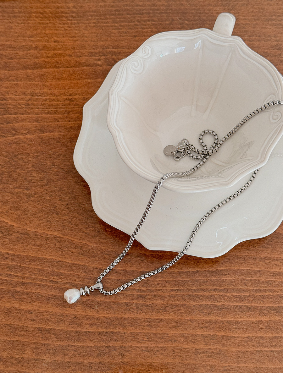 Tyrone's Surgical Pearl Necklace