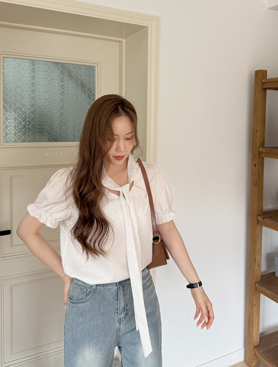 Munion Dot Tie Frill Blouse