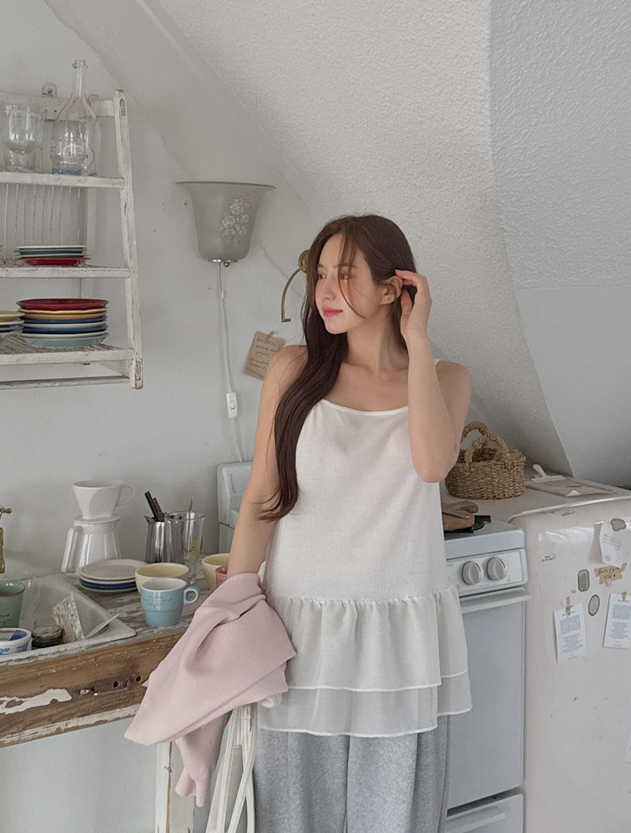 [EVELLET] And Roddy layered Frill Sleeveless