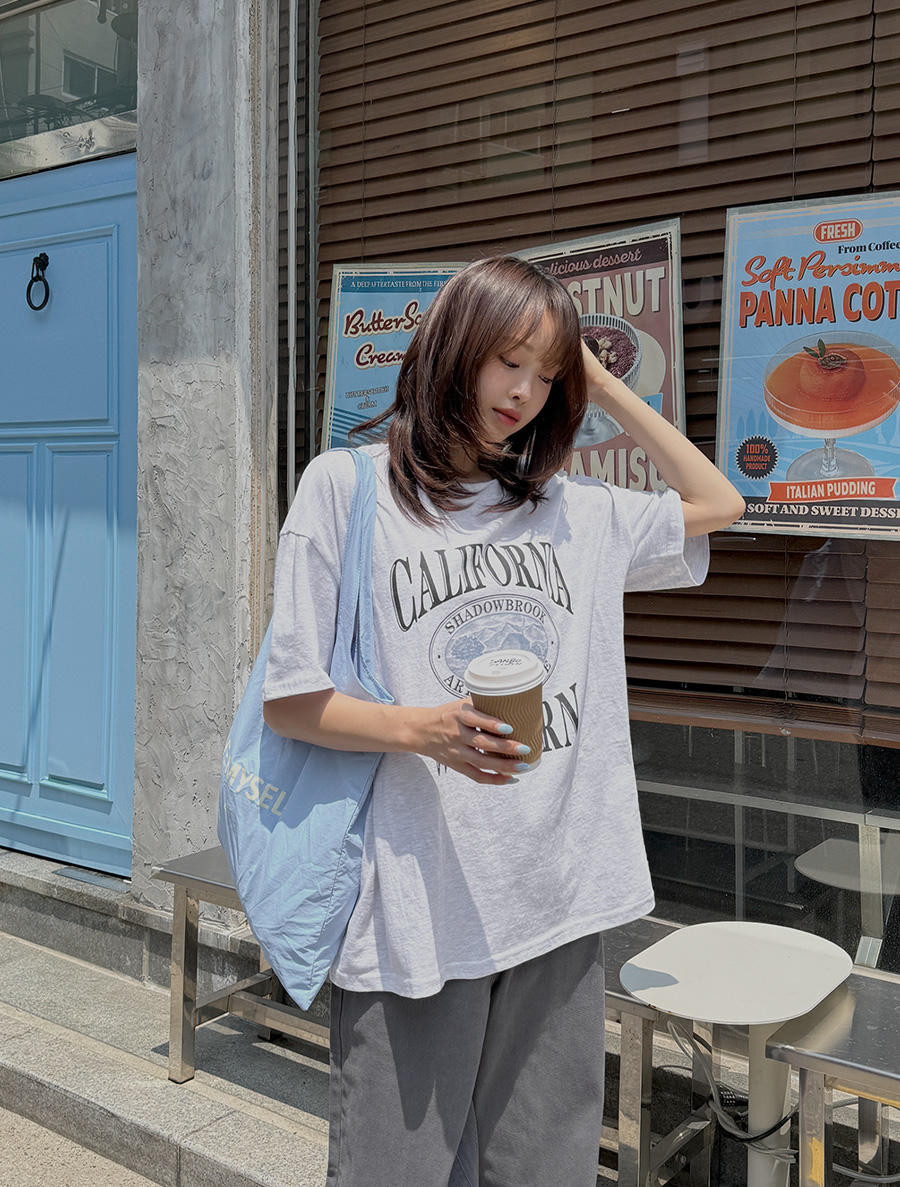 Butaden Graphic Print T-shirt