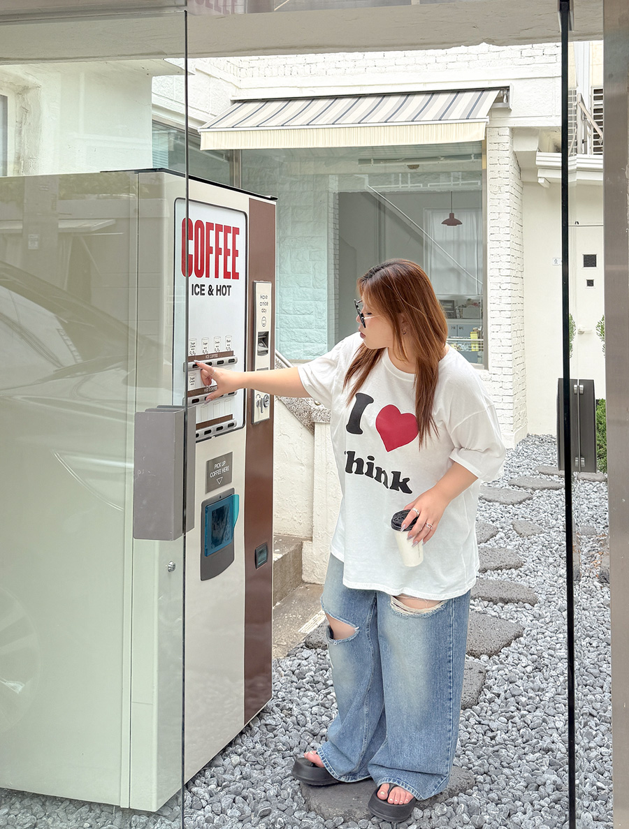 Wuern Graphic Print T-shirt