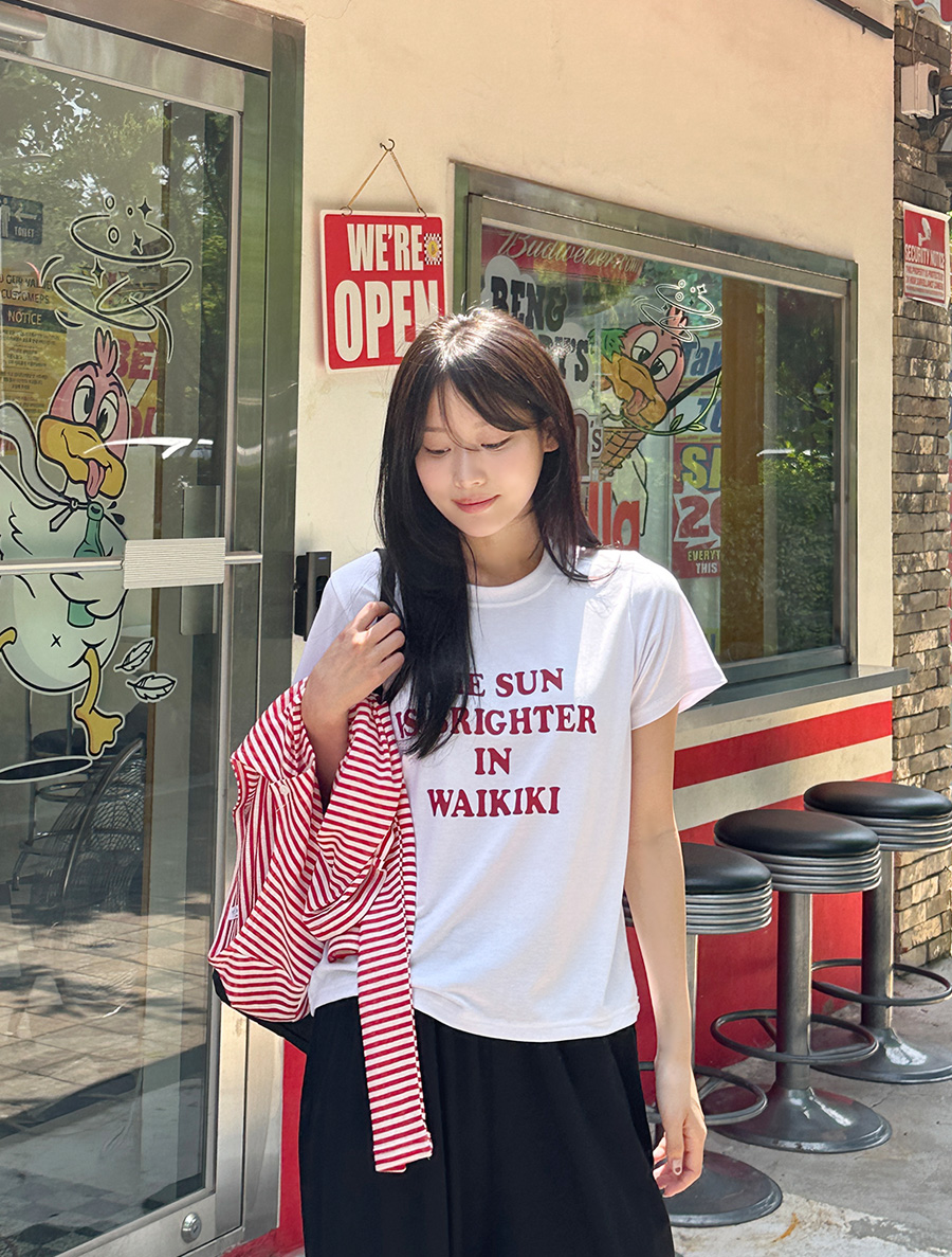 JENLAR Graphic Print Semi-Crop T-shirt
