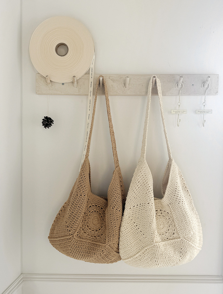 Brehu Knit Shoulder Bag