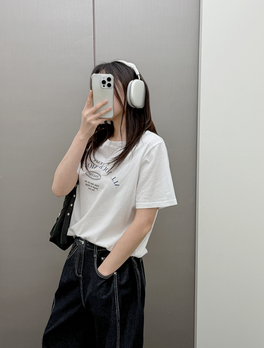 [EVELLET] BTS Graphic Print T-shirt