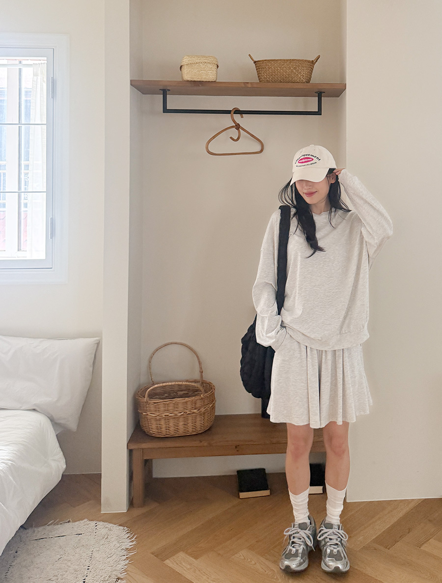Punei Basic Sweatshirt