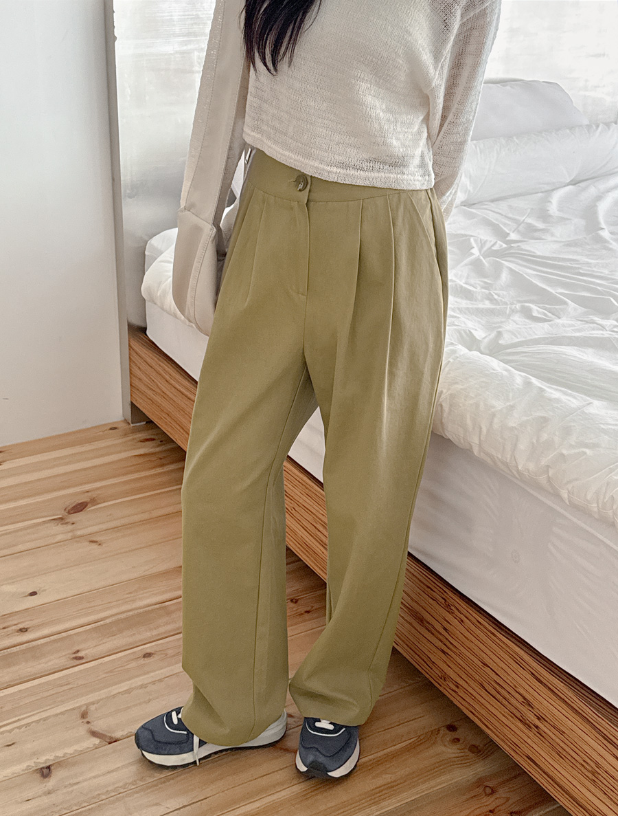 Half-new pin-tuck semi-wide cotton slacks