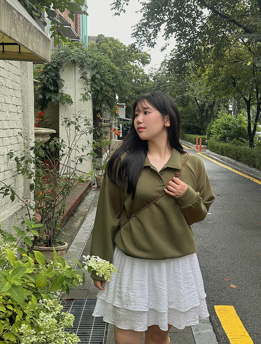 Kiver Button Collar Sweatshirt