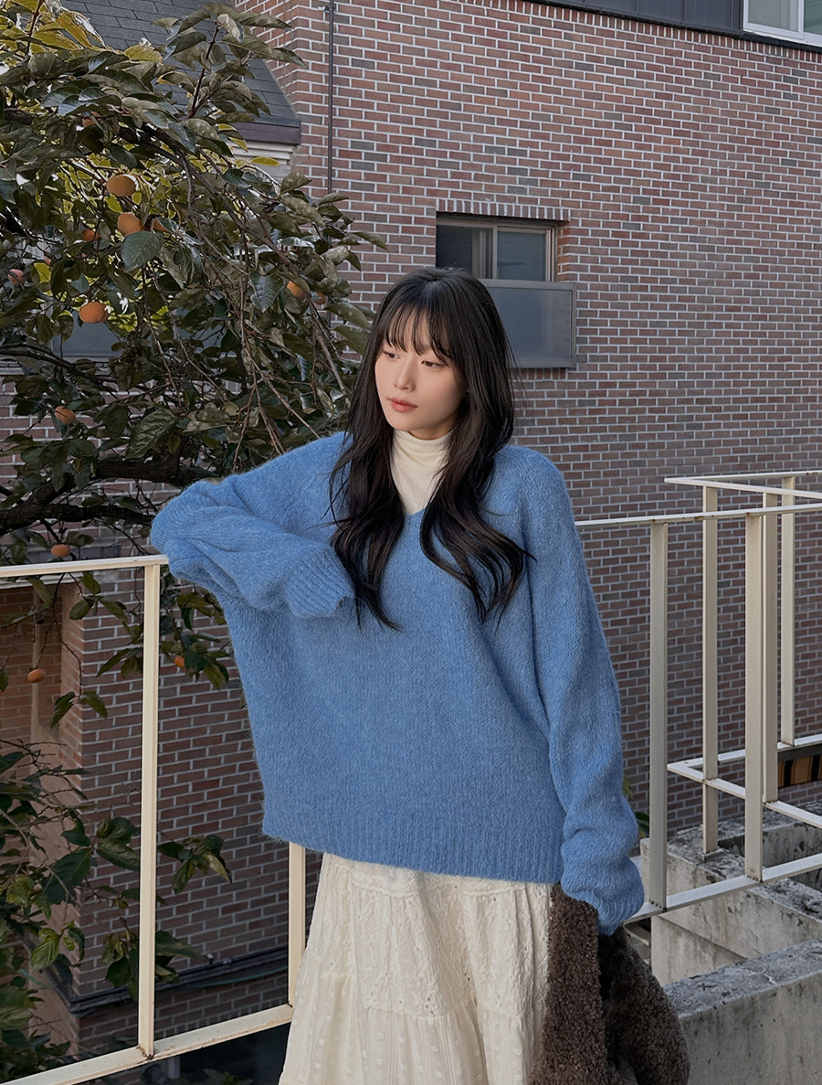 Betinue Wool V-Neck Knit