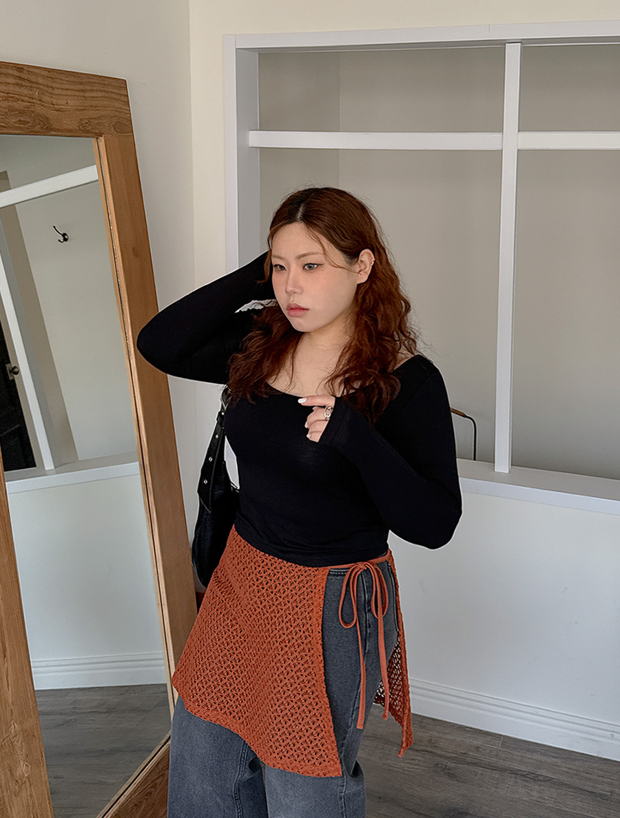 [EVELLET] Delibo Square Neck Slim T-shirt