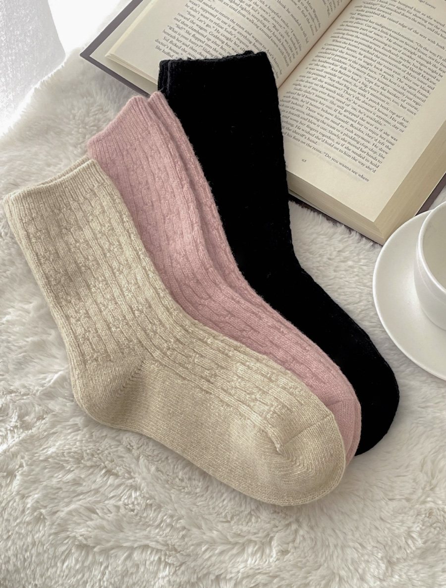 Hanbia Wool Cable Socks