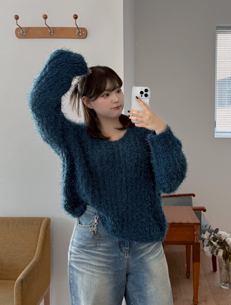 Pyrene Pine Needle V-Neck Knit