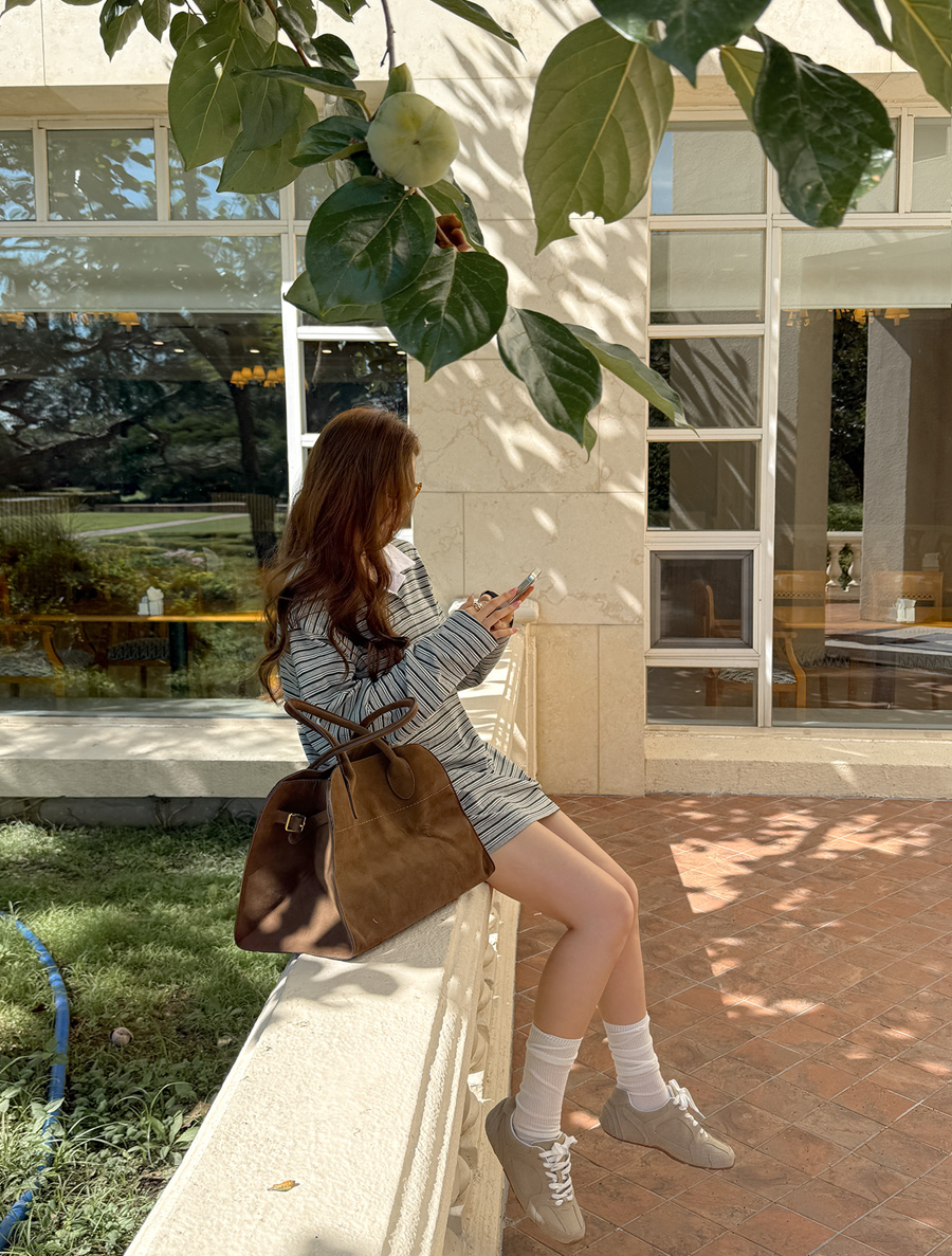 Troyes ST Contrast Collar Long T-shirt