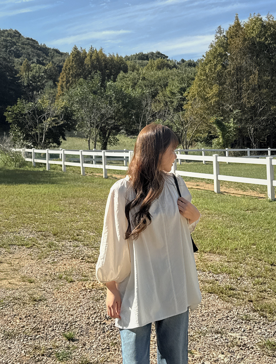 Letemu Shirring Team Puff Blouse