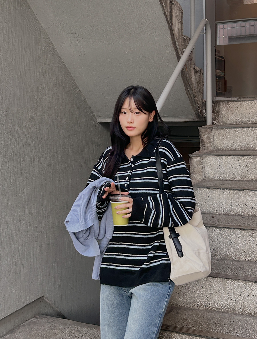 [EVELLET] Lentimu Stripe Contrast Collar Knit