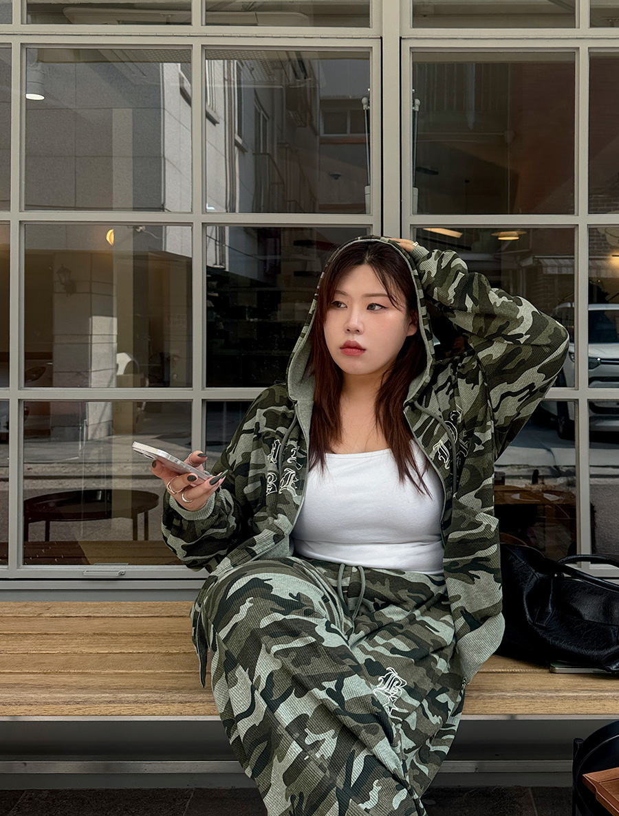 Toyen Waffle Camo Graphic Print Zip-up Hoodies