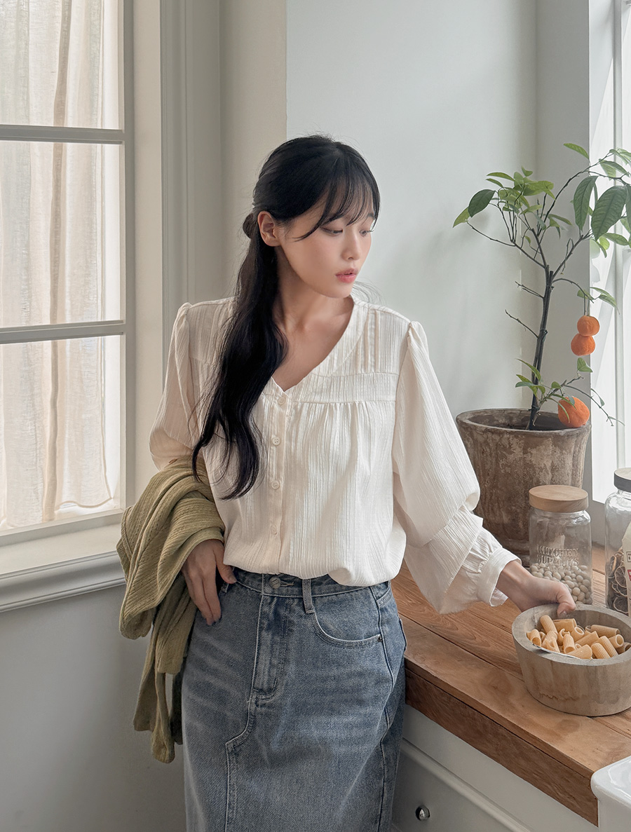 Cont-on Pintuck Puff Button Blouse