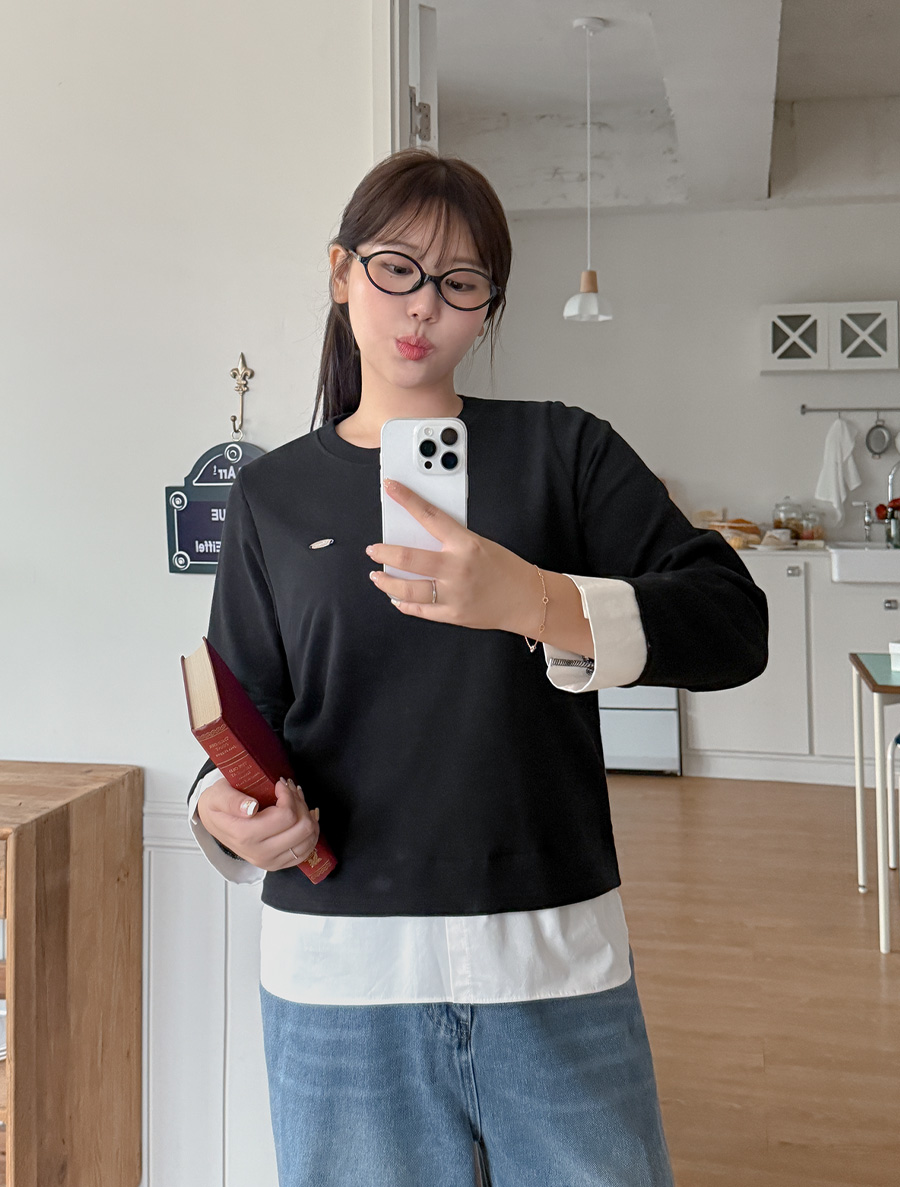 Pebble Contrast Pendant Layered T-shirt