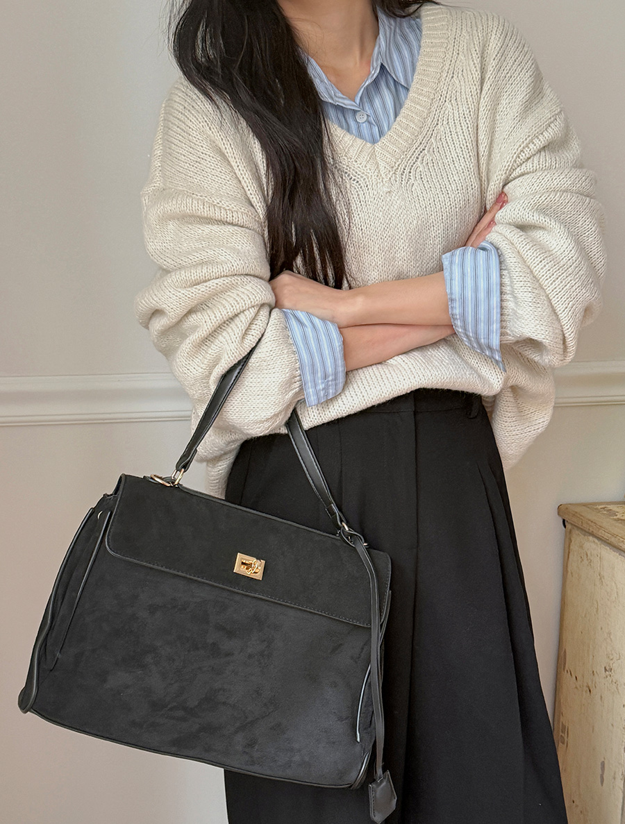 Petitven Suede Square Cross Bag