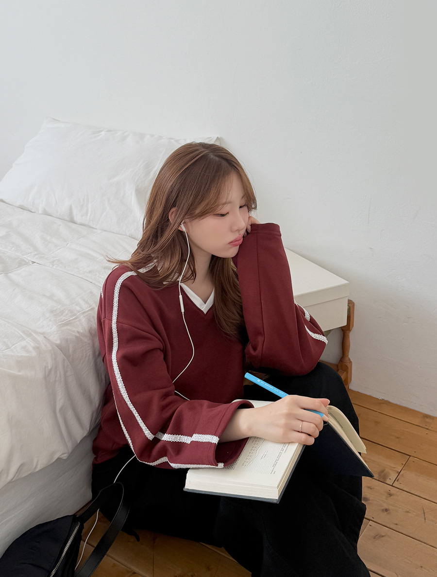 [EVELLET] Lemonb Lace Fleece Collar Embroidered T-shirt