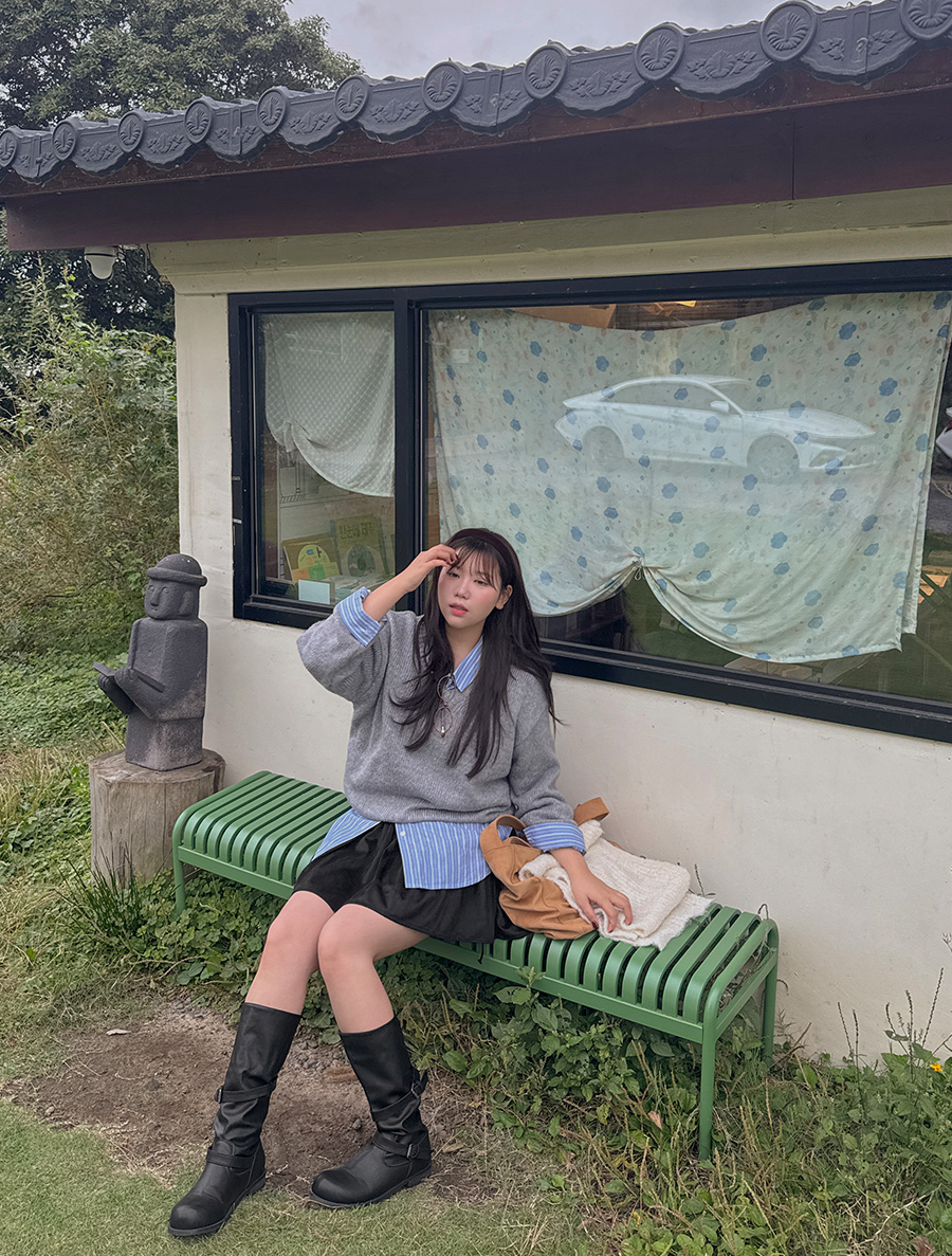 Advent V-Neck Basic Knit