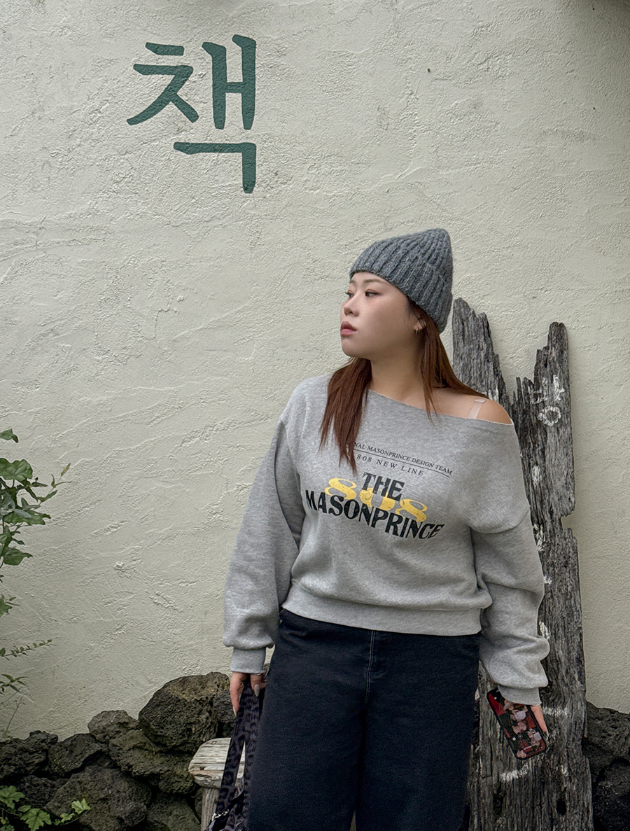 Liu Bien fleece Graphic Print Off shoulder Sweatshirt