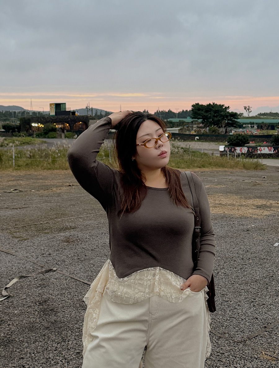 Bontien Lace Frill T-shirt