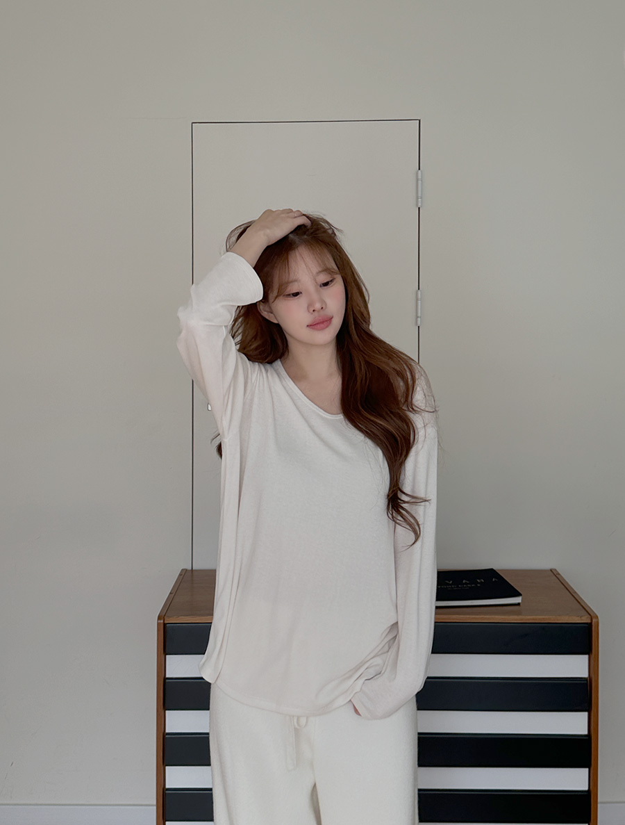 Atopon Peach Fleece Basic V-neck T-shirt