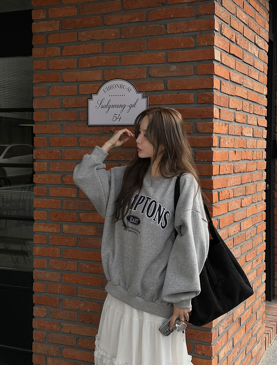 Chevuha Yanggimo Graphic Print Sweatshirt