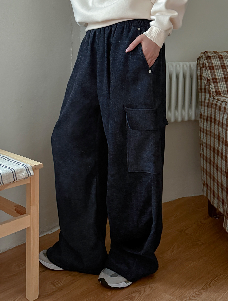 Utman fleece studded Cargo Waistband Pants