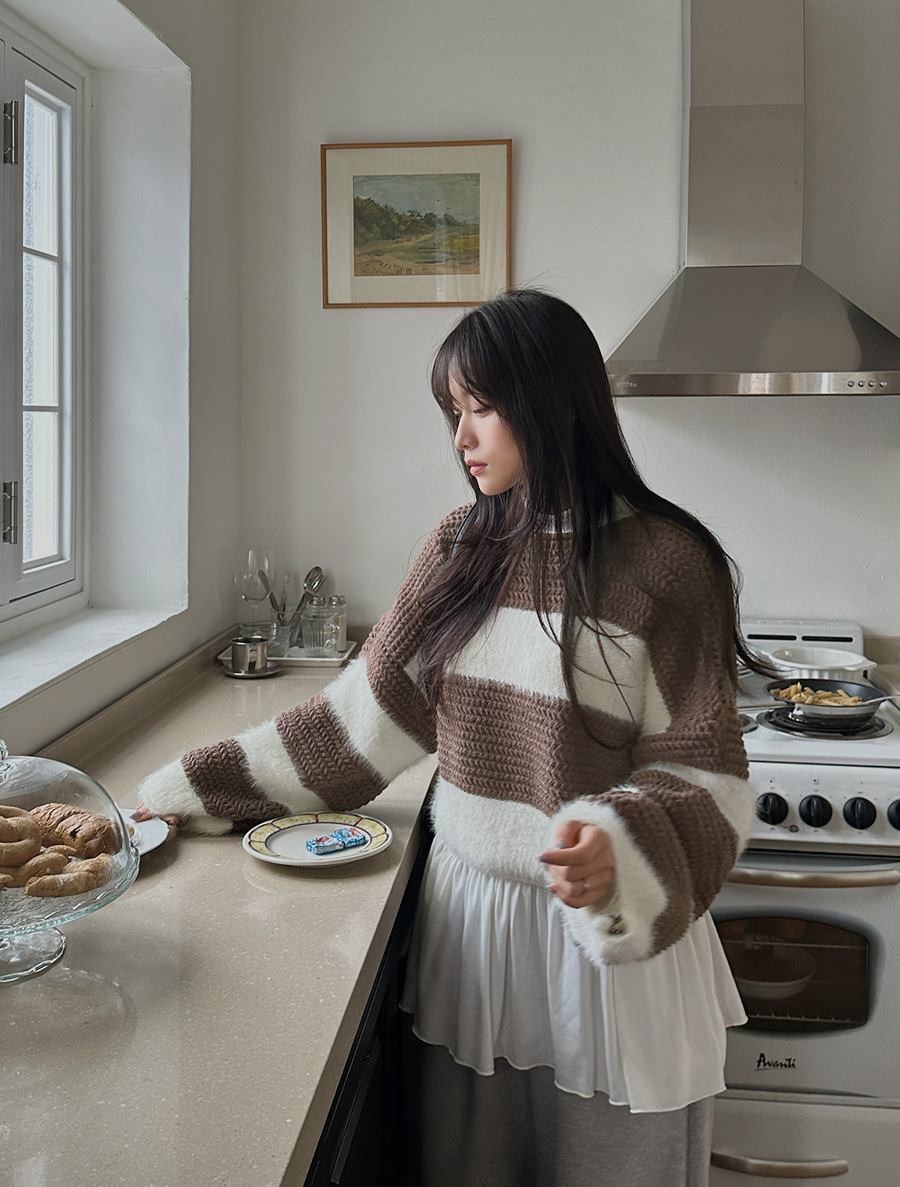 Enkuha Angora ST Contrast Crop Knit